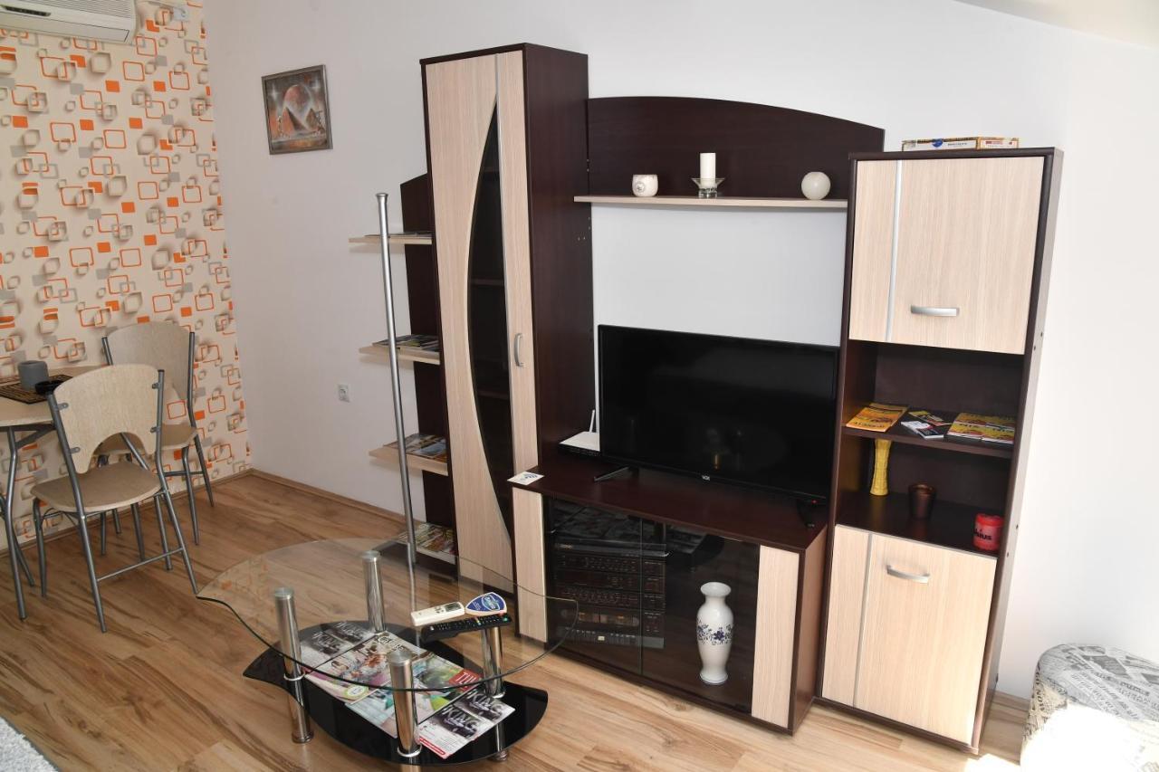 Stan Na Dan Apartment Nis Luaran gambar