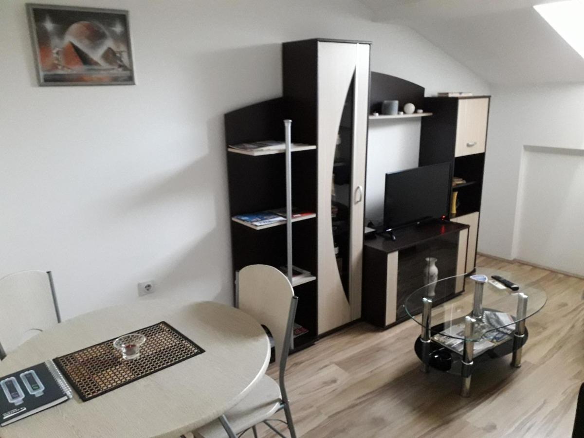 Stan Na Dan Apartment Nis Luaran gambar