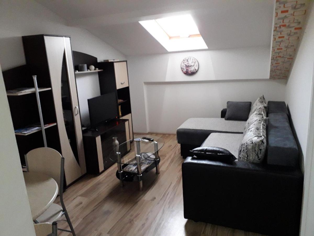 Stan Na Dan Apartment Nis Luaran gambar
